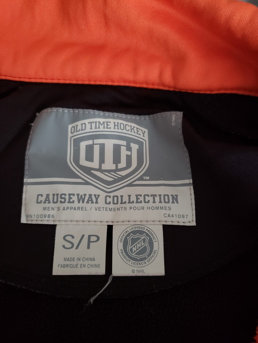 ๐ Philadelphia Flyers Jacket ๐ - Picture 7 of 8